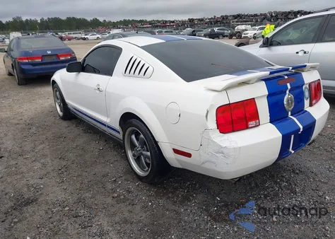 2005 Ford Mustang V6 Deluxe/V6 Premium из США, поврежденный, VIN 1ZVFT80N955159117